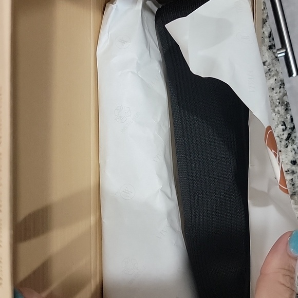 Square-Toe V-Cut Flats (Margot 2.0) - Picture 5 of 7